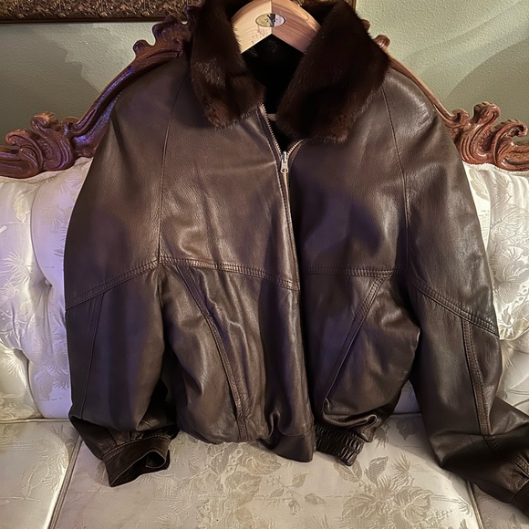 Beautiful Unisex Fully Reversible Mink Fur & Leather Bomber Jacket. Size… - Picture 7 of 7